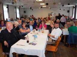 Künstler helfen Kinder - Mit Musik zur Menschlichkeit